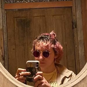 Meet your Posher, Eliza